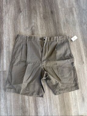 Banana Republic Olive Green Flat-Front Pleated Men's Shorts